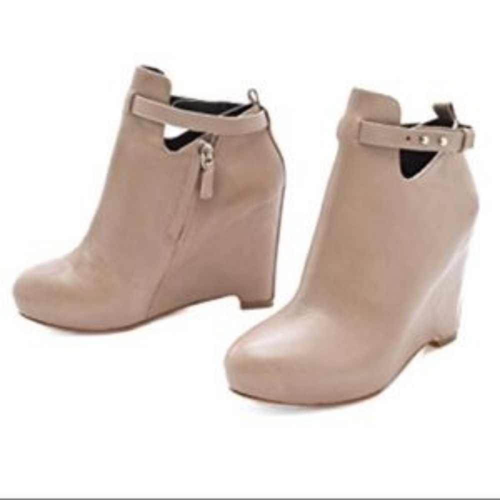 Elizabeth and James Peri wedge stone booty